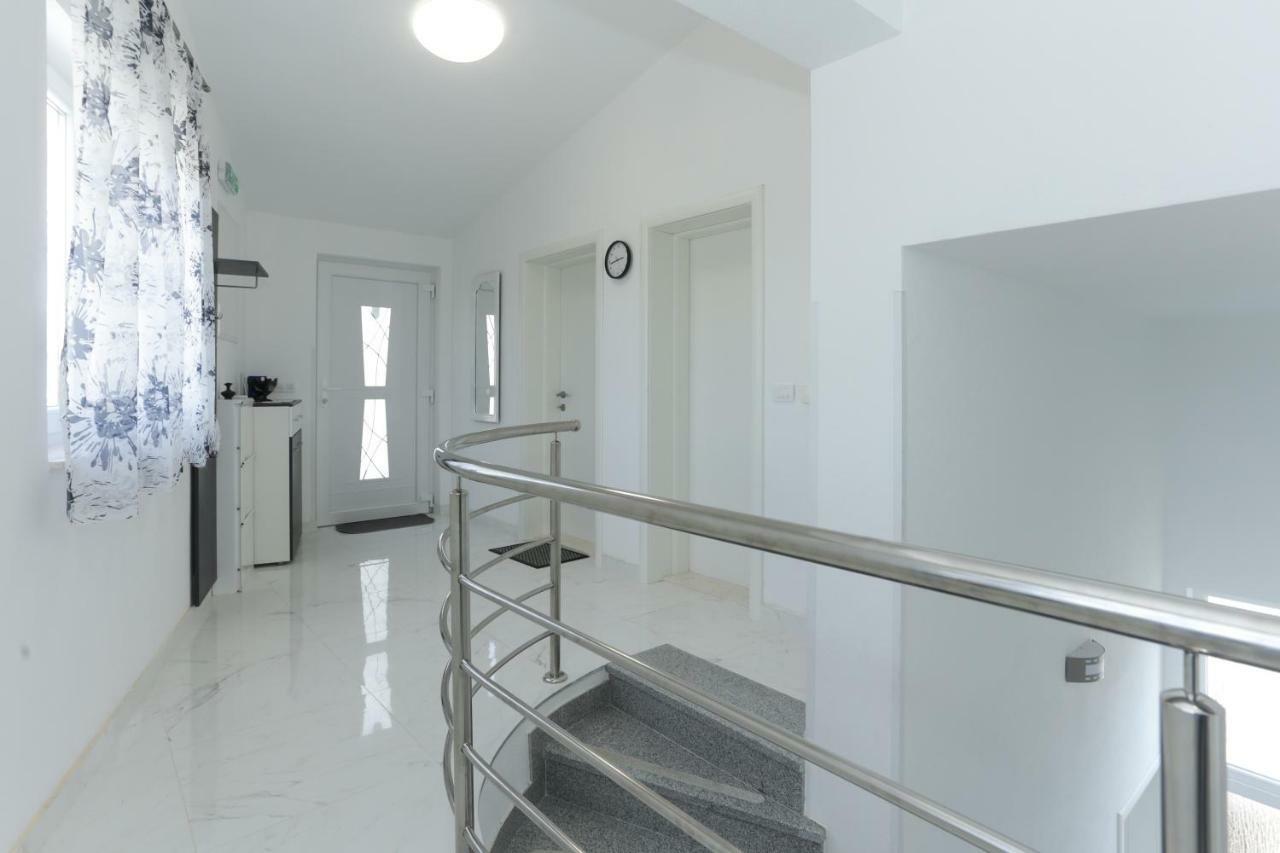 Villa Supuk Vinišće Exteriör bild
