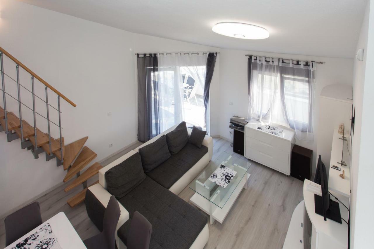 Villa Supuk Vinišće Exteriör bild